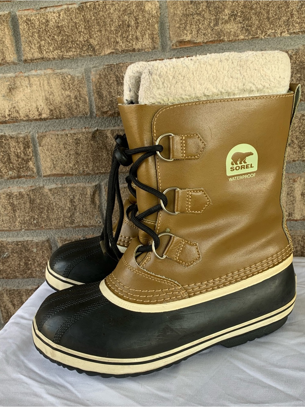 Sorel Womens Brown and Black Waterproof Winter Boots with Fleece Lining
